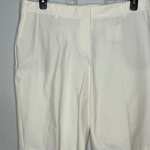 LAFAYETTE 148 NEW YORK Plus Size 16 NEW White Tailored Bermuda Shorts - Picture 2 of 8